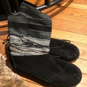 Toms black and grey striped boots size 9 women’s.